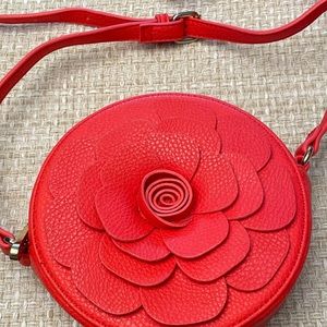 🎉HP🎉 NWOT Charming Charlie Adorable Round Flower Handbag